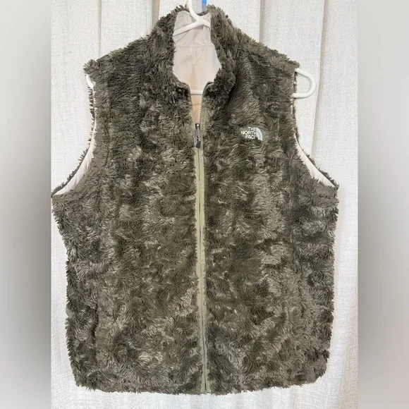 The North Face Women's Green Fleece Vest - Picture 2 of 8